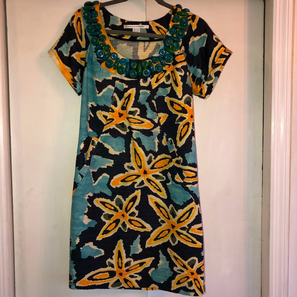 Vintage DVF DIANE VON FURSTENBERG 2 Silk Floral MOCA Shift Dress Beads POCKETS